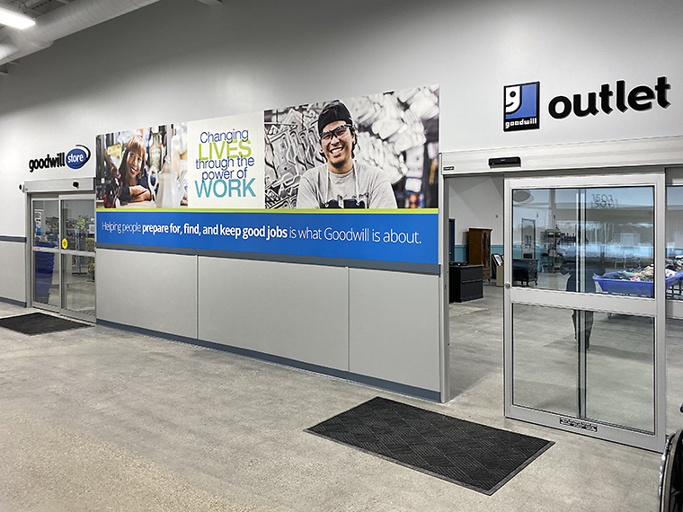 GW-outlet-signage-1